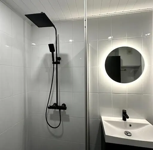 Kotimaailma Apartments#5 - Viihtyisae Kaksio Keskustassa アパート *